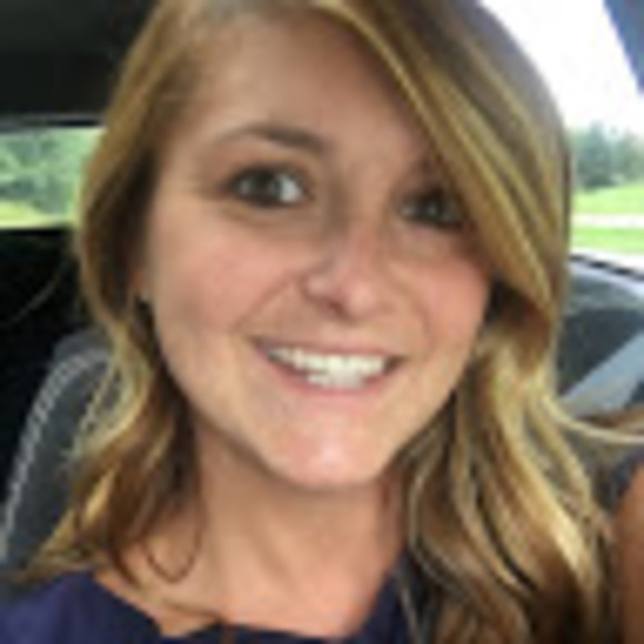 Meet your Posher, Nikole - Picture 1 of 1